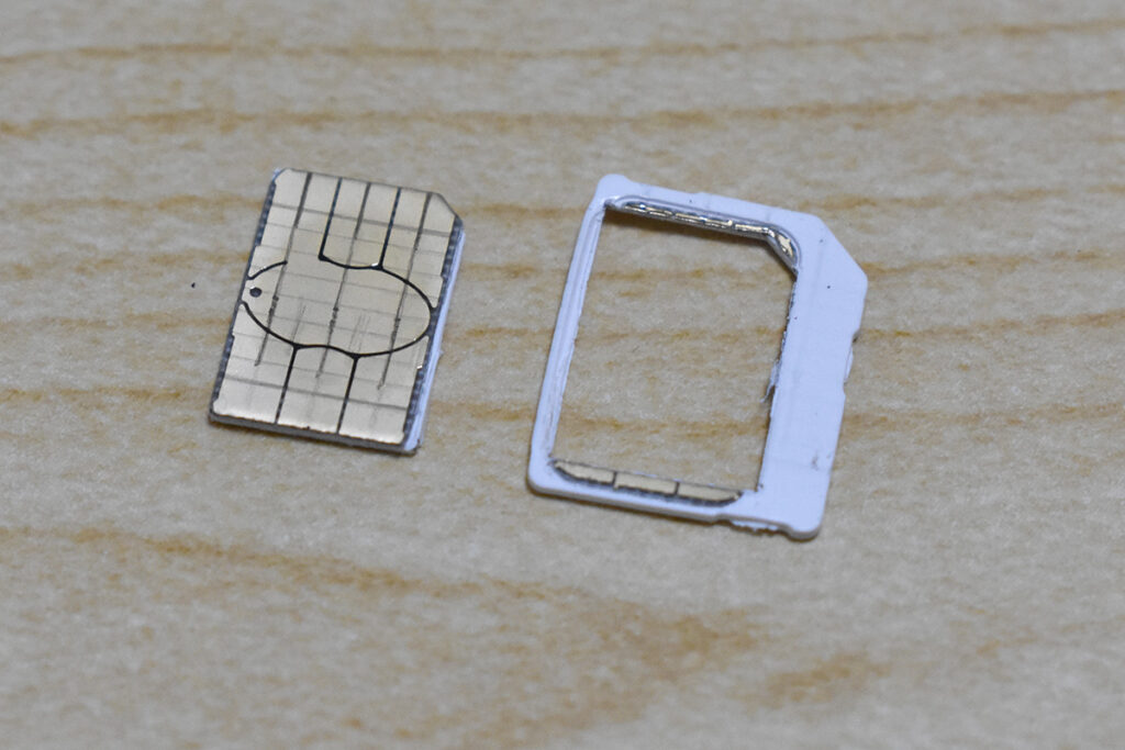 simカードをカットしたところ